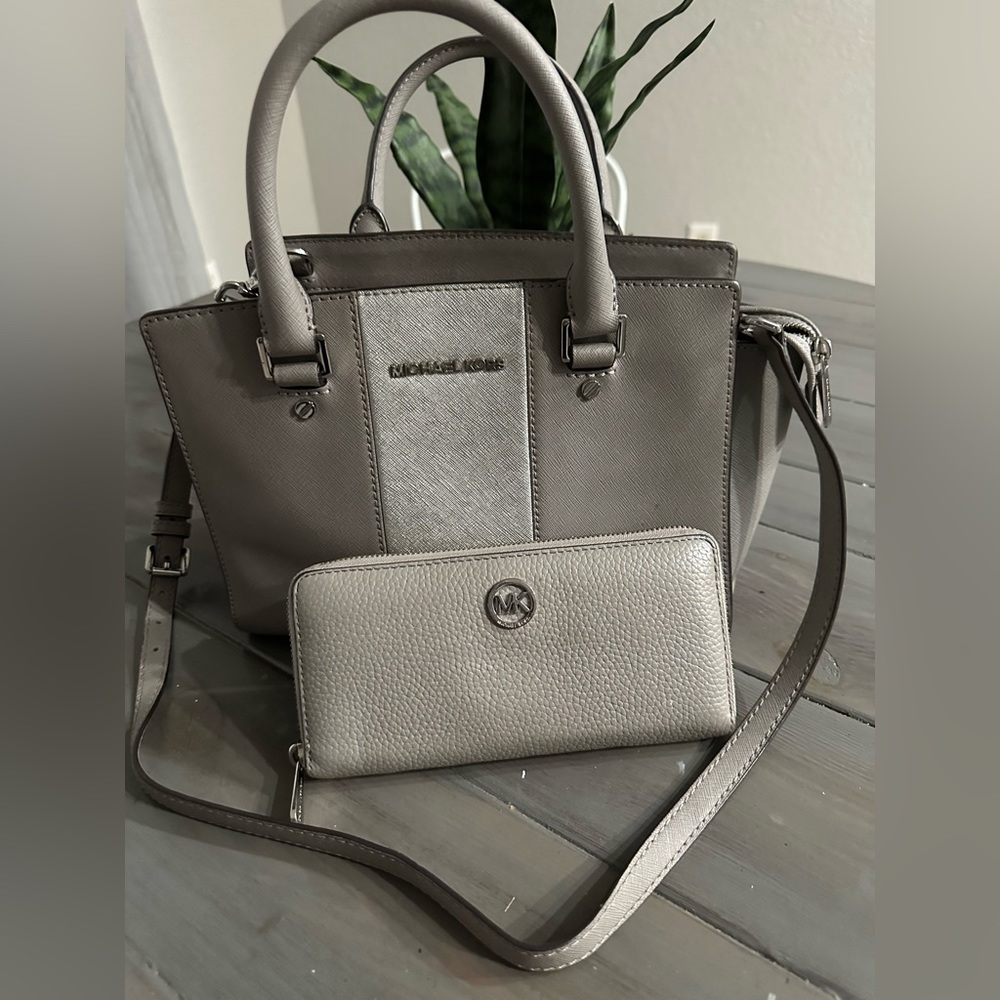 Michael Kors Gray Purse & Wallet